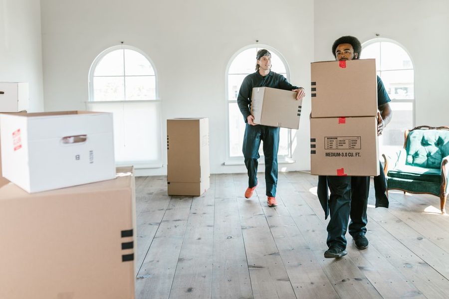 Prudential Elite Moving movers at work in Miami