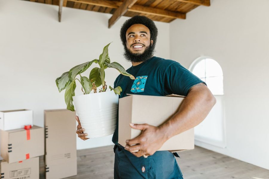 Prudential Elite Moving movers at work in Miami