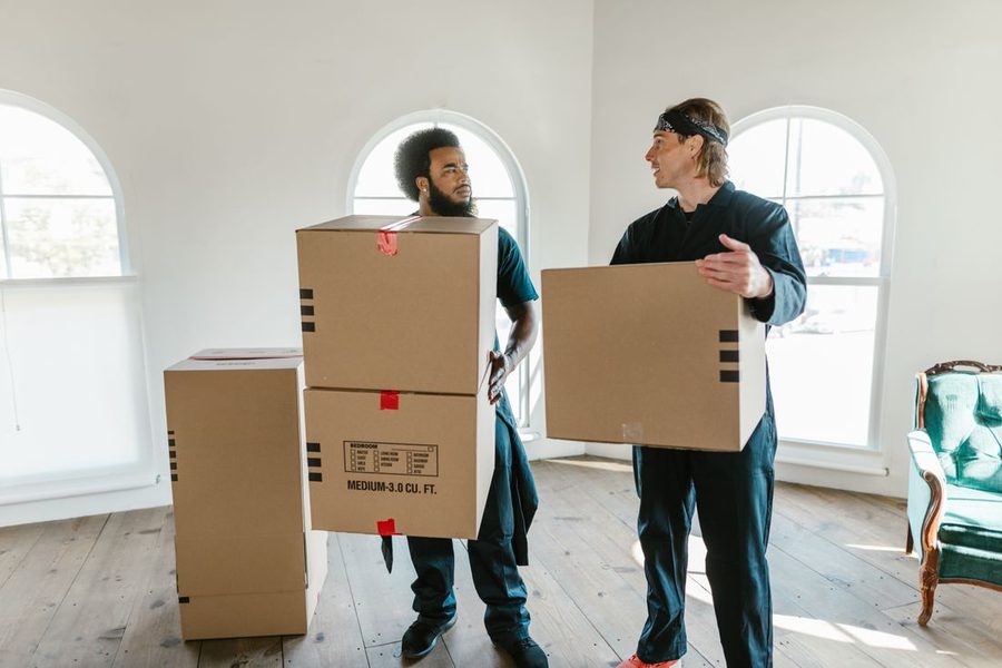 Prudential Elite Moving movers at work in Miami